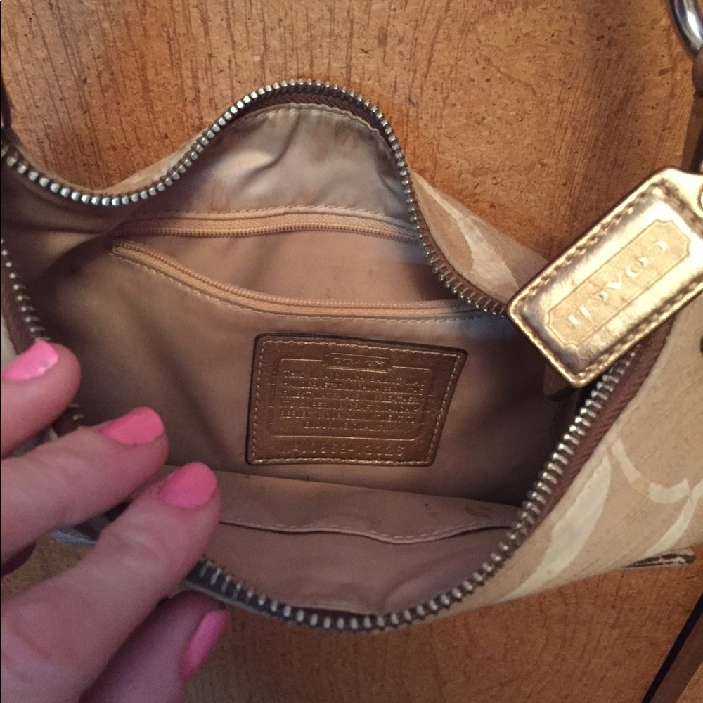 Used Authentic Small Coach Purse - Picture 4 of 4